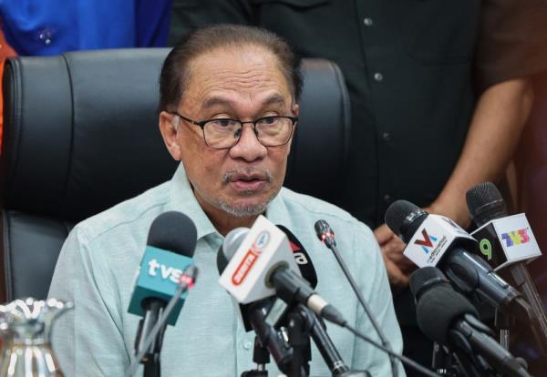 Anwar's lawyer says PM has 10-year lease for current Kajang house, borrowed cars returned